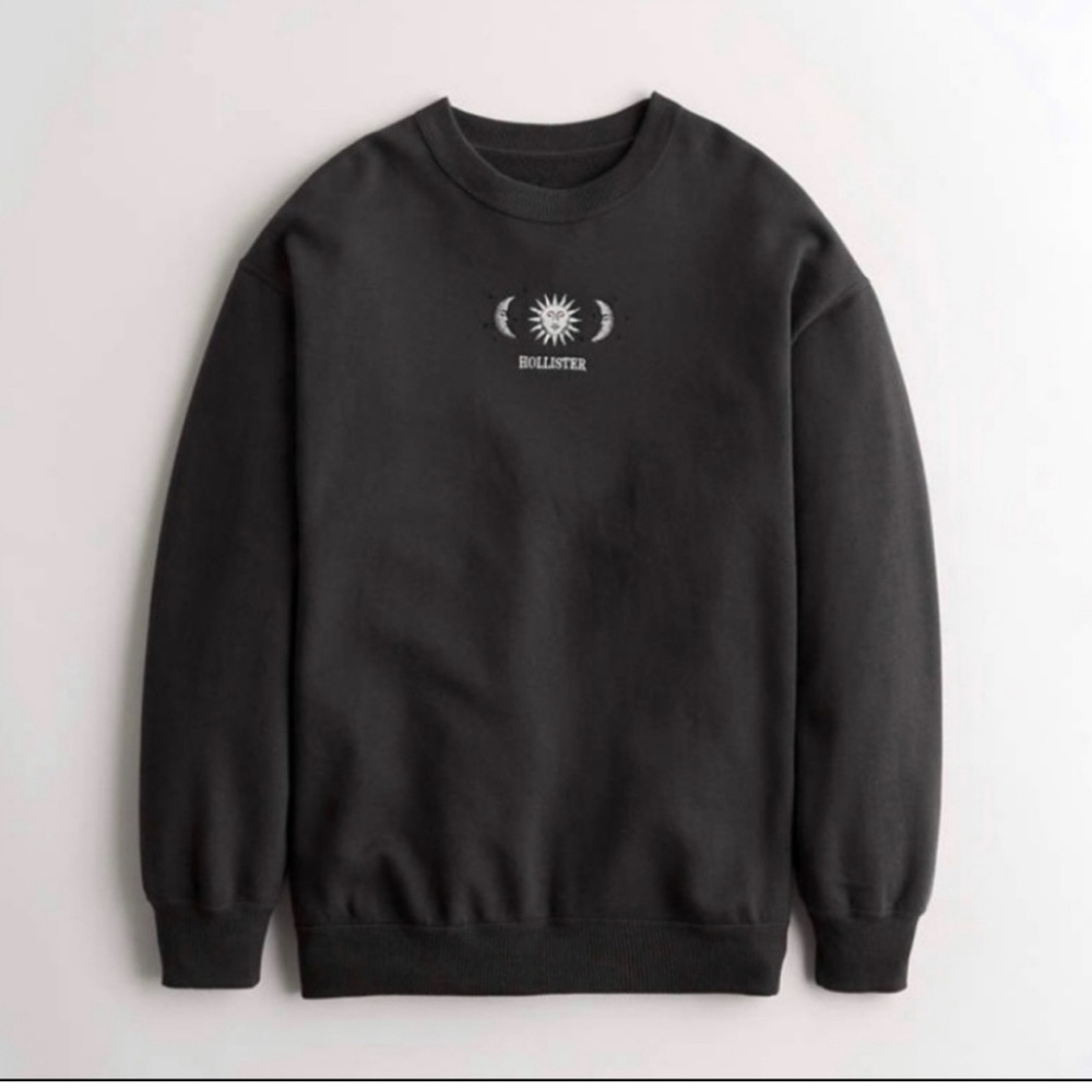 Hollister Charli D'Amelio Sun Moon Crewneck, Size Medium, Gray